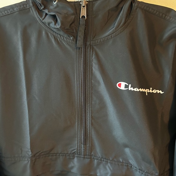 Champion NWT Packable Hooded Jacket. Size S. Black. - Picture 2 of 4